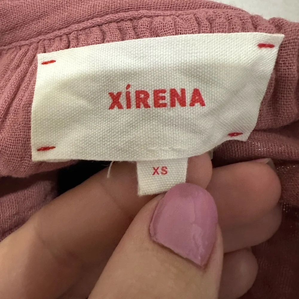 XiRENA Addison Seersucker Belted Midi Dress in Rose - Size XS